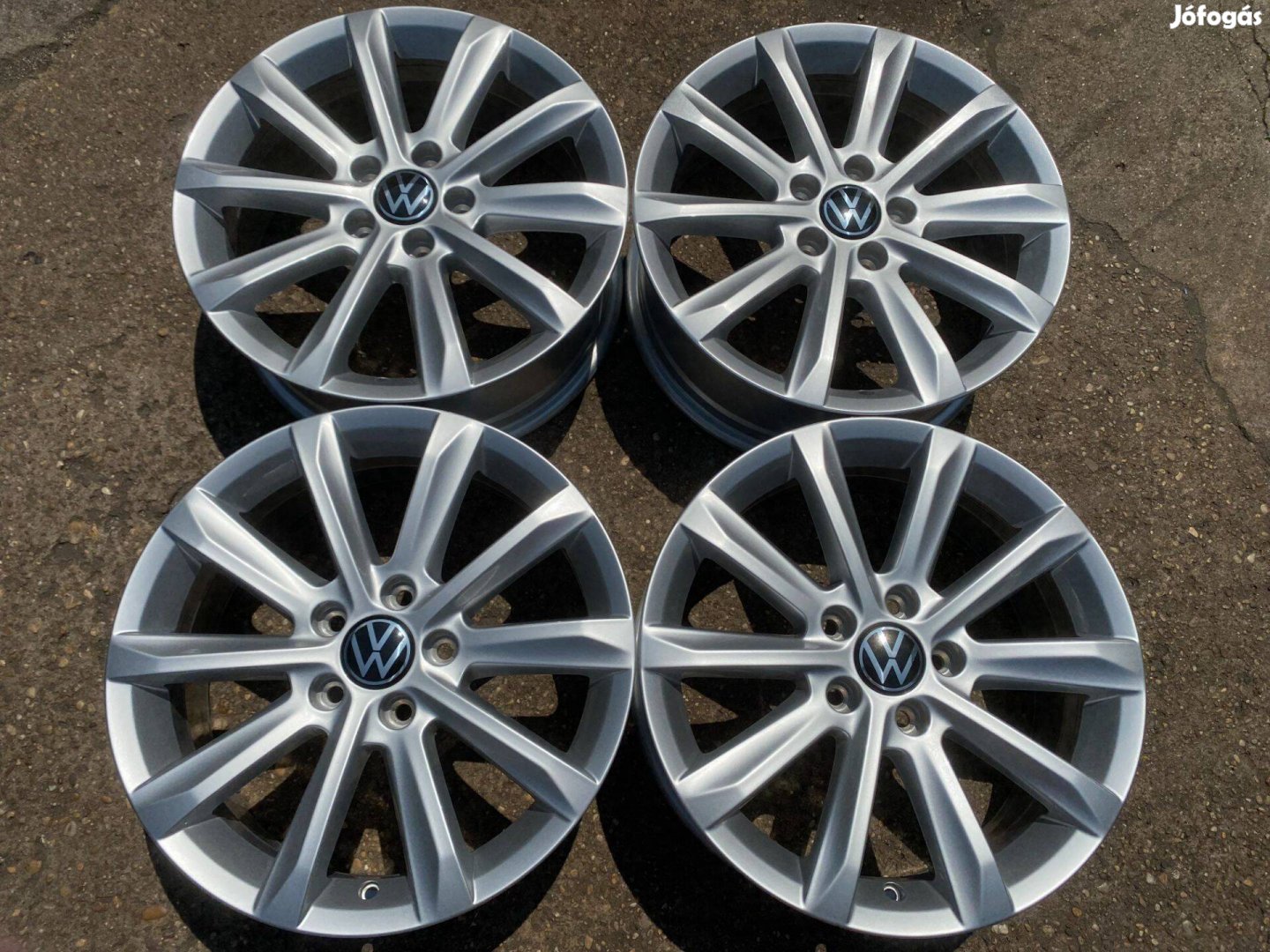 4db gyári 17" VW Passat [Helsinki] alufelni. (3909)